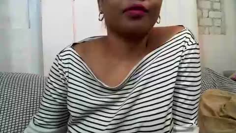 voagelle online show from February 13, 6:38 pm