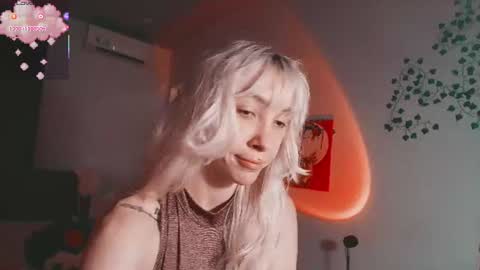 Waifu exe online show from June 10, 7:29 am