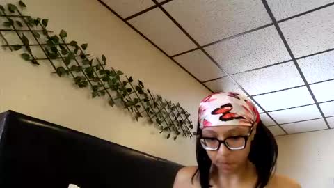 wanderlustgaal online show from October 17, 4:10 pm