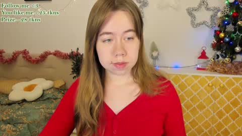 Snapshot of watermelon_sugar_ chatting on December 18, 2:28 pm Tess Pls support me with Can we reach 155 my favorite number online show from December 18, 2:28 pm