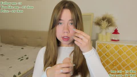 Snapshot of watermelon_sugar_ chatting on December 7, 12:56 pm Tess Pls support me with Can we reach 155 my favorite number online show from December 7, 12:56 pm