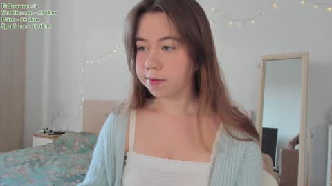 Snapshot of watermelon_sugar_ chatting on February 5, 8:32 am Tess Pls support me with Can we reach 155 my favorite number online show from February 5, 8:32 am
