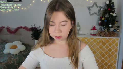 Snapshot of watermelon_sugar_ chatting on January 7, 9:50 am Tess Pls support me with Can we reach 155 my favorite number online show from January 7, 9:50 am