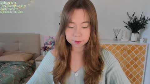 Snapshot of watermelon_sugar_ chatting on February 12, 9:42 am Tess Pls support me with Can we reach 155 my favorite number online show from February 12, 9:42 am
