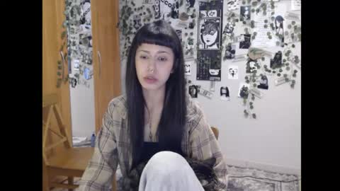 Snapshot of wavy_nights chatting on September 26, 2:31 am Mina online show from September 26, 2:31 am