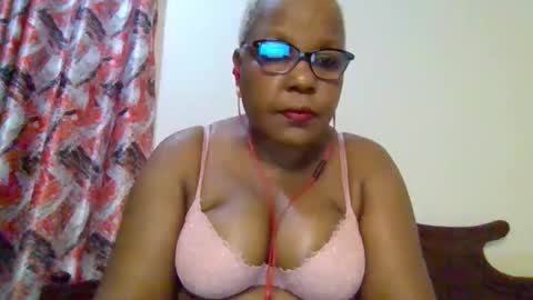 weaverbird25 online show from February 20, 9:59 pm