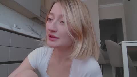 Daisy    online show from June 15, 9:09 am