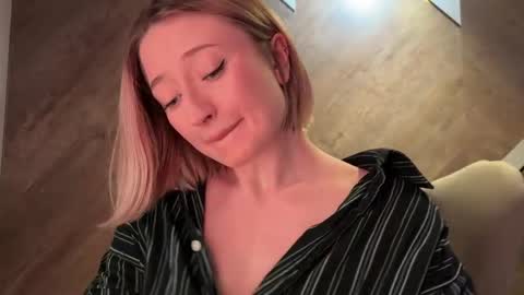 Daisy    online show from June 5, 3:07 pm