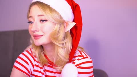 Snapshot of wendy_amber chatting on December 24, 3:16 pm Daisy online show from December 24, 3:16 pm