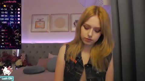 Snapshot of wendymay chatting on September 29, 6:29 am Wendy online show from September 29, 6:29 am