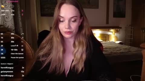 Lana online show from November 18, 8:54 pm