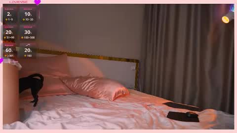 wet_land_ online show from May 31, 1:28 pm