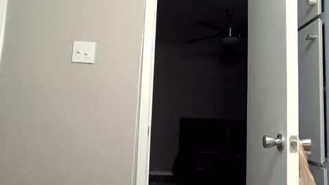 Kylie online show from December 3, 10:56 pm