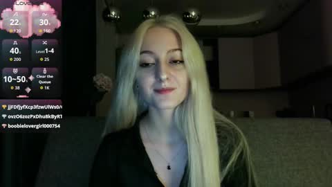 Snapshot of white_liilly chatting on September 21, 12:09 am Lina online show from September 21, 12:09 am