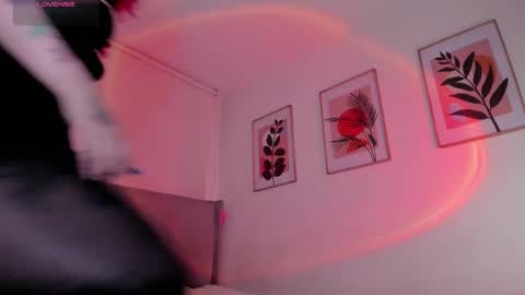 Snapshot of whitekatze chatting on January 6, 10:58 pm Kitty online show from January 6, 10:58 pm