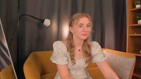 Mia online show from July 11, 5:51 am