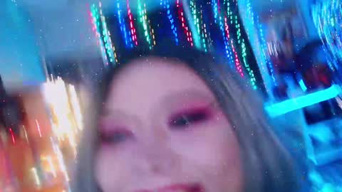 Snapshot of wickedxqueen chatting on January 13, 4:18 am Laura online show from January 13, 4:18 am