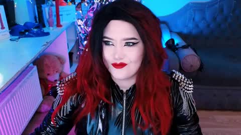 Snapshot of wickedxqueen chatting on February 17, 4:31 am Laura online show from February 17, 4:31 am