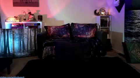 Snapshot of widthofapeach chatting on March 2, 11:28 pm Gretchen online show from March 2, 11:28 pm