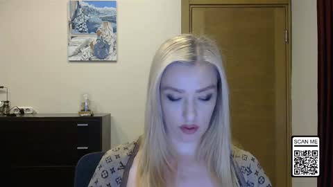 Snapshot of wild_silk_desire chatting on October 13, 3:14 pm Alina online show from October 13, 3:14 pm