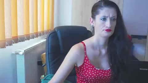 Snapshot of wildbea23 chatting on February 15, 9:05 am Bea online show from February 15, 9:05 am