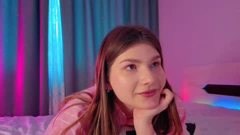 Vicki3 online show from February 16, 9:31 am