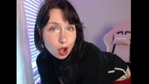 Eevie online show from September 30, 11:53 pm