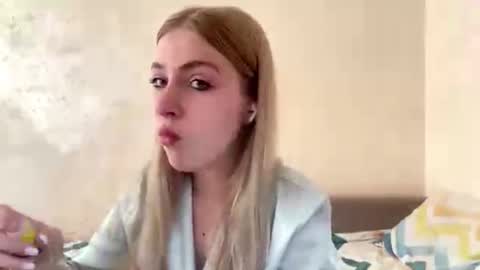 Snapshot of winnifredtrudillo chatting on October 4, 1:28 pm Kris online show from October 4, 1:28 pm