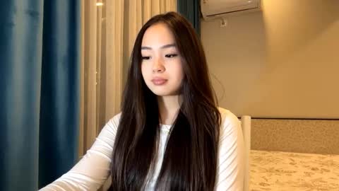 Amina online show from November 7, 3:06 pm