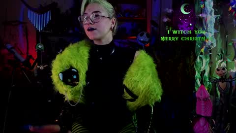 Snapshot of witch_fiona chatting on December 20, 8:23 pm Goddess of two strapons - Mr. long Don Mr. Pinky online show from December 20, 8:23 pm