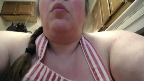 Annie online show from February 5, 7:10 pm