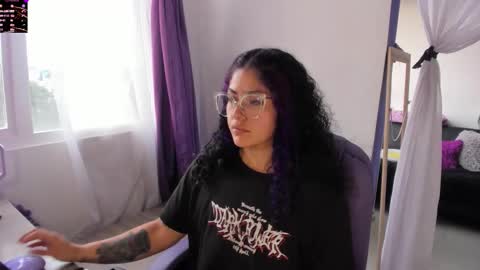 Snapshot of witchofhearts chatting on September 29, 9:20 pm Luna Violeta A r t i s t online show from September 29, 9:20 pm