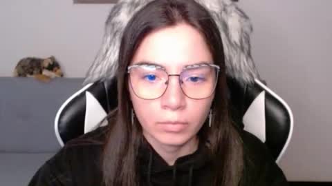 Alex online show from February 4, 2:03 am