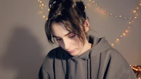 Stia online show from April 17, 5:37 pm