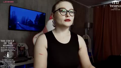 Snapshot of wounded_goddess chatting on October 7, 5:34 am Goddess Sophy online show from October 7, 5:34 am
