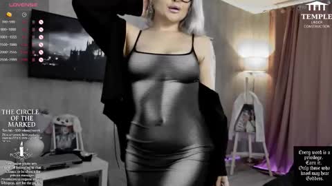 Snapshot of wounded_goddess chatting on October 8, 7:13 am Goddess Sophy online show from October 8, 7:13 am
