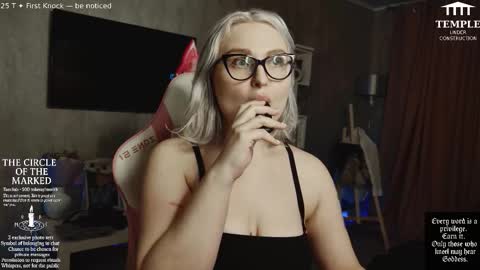 Snapshot of wounded_goddess chatting on October 10, 3:39 pm Goddess Sophy online show from October 10, 3:39 pm