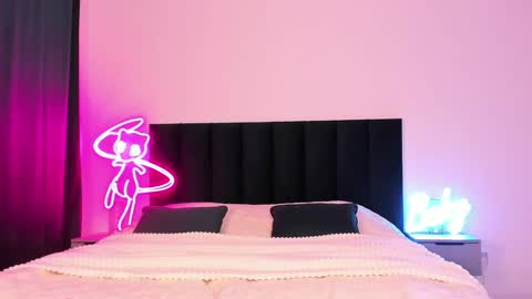 Emi online show from December 18, 2:10 am