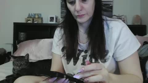 Snapshot of wrenleigh chatting on February 28, 6:10 am Crystal Lake online show from February 28, 6:10 am