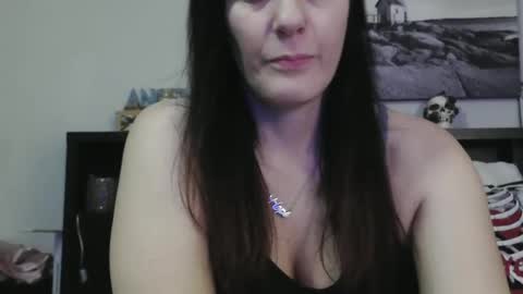 Snapshot of wrenleigh chatting on March 2, 3:45 am Crystal Lake online show from March 2, 3:45 am