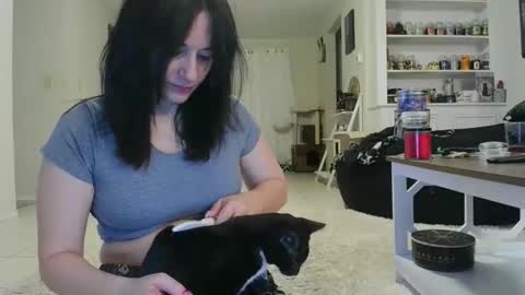 Snapshot of wrenleigh chatting on October 19, 7:54 am Crystal Lake online show from October 19, 7:54 am