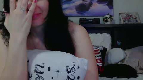 Snapshot of wrenleigh chatting on October 9, 5:00 am Crystal Lake online show from October 9, 5:00 am