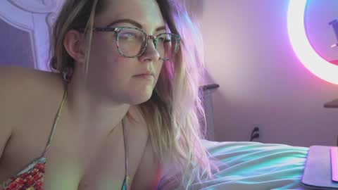 Mariah  online show from March 7, 6:35 am