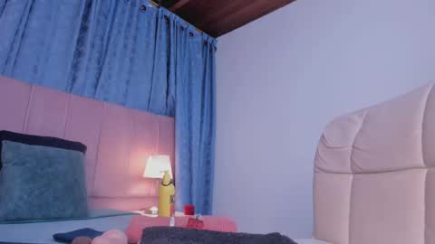 x_milu online show from October 21, 6:12 pm