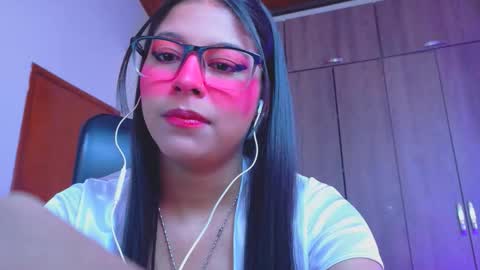 XALLYSONX online show from March 16, 11:47 am