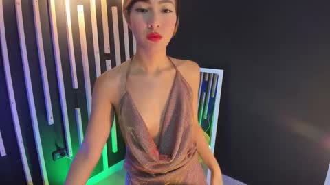 Snapshot of xgenesis_miller_ chatting on February 19, 12:44 pm Genesis online show from February 19, 12:44 pm