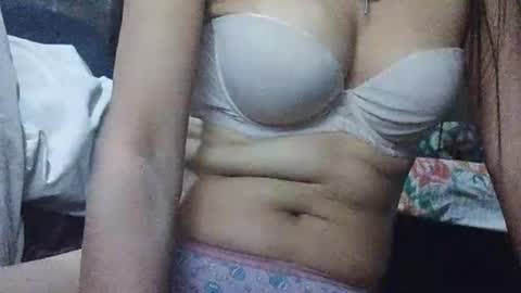 xhotskinny69x online show from February 3, 7:21 pm