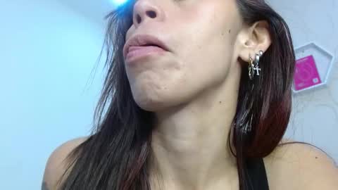 Snapshot of xime_stone chatting on October 7, 2:32 pm Xime online show from October 7, 2:32 pm