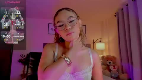 camila online show from June 19, 9:18 pm