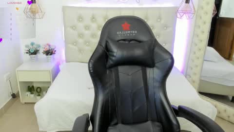 xiomara_cortes online show from January 20, 7:04 pm